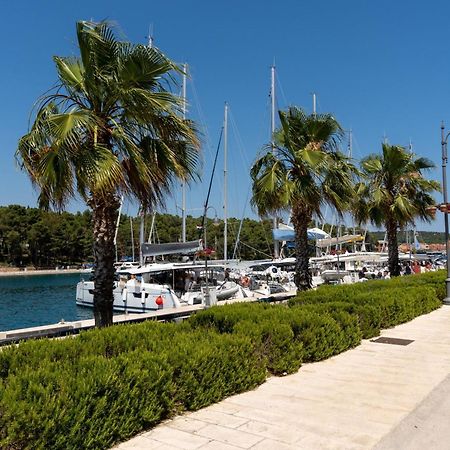 Apartment Mandalina House Stari Grad  Exterior photo