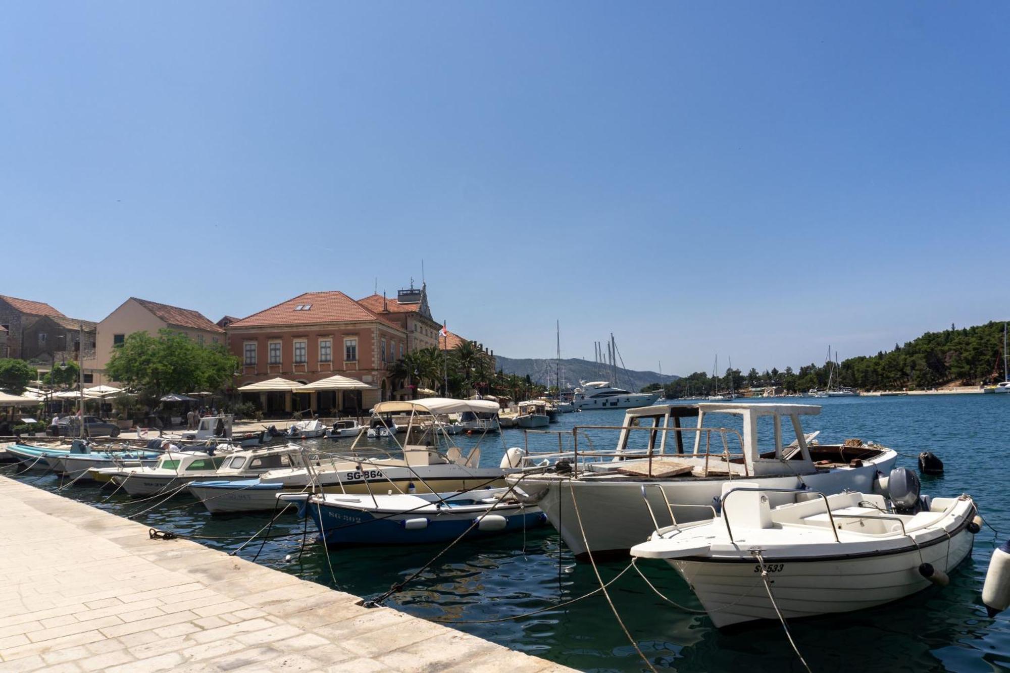Apartment Mandalina House Stari Grad  Exterior photo